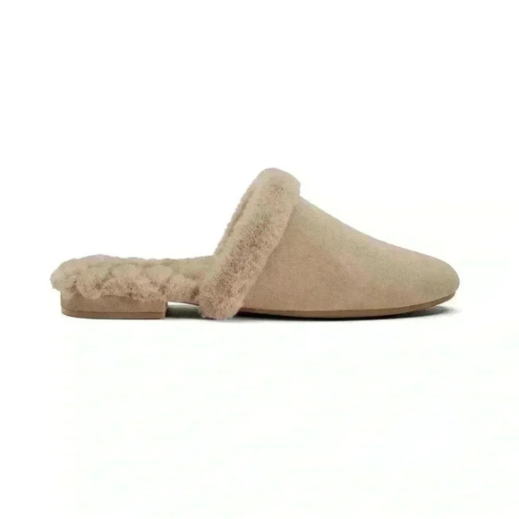 Birdies Shoes - NWOT Birdies The Songbird Biscotti women’s Faux Fur Suede Slide Slippers sz 5.5